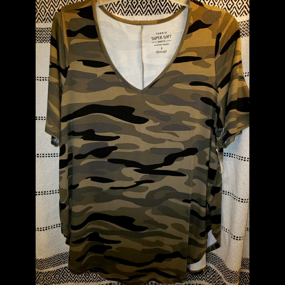 Torrid V-neck Super soft tee